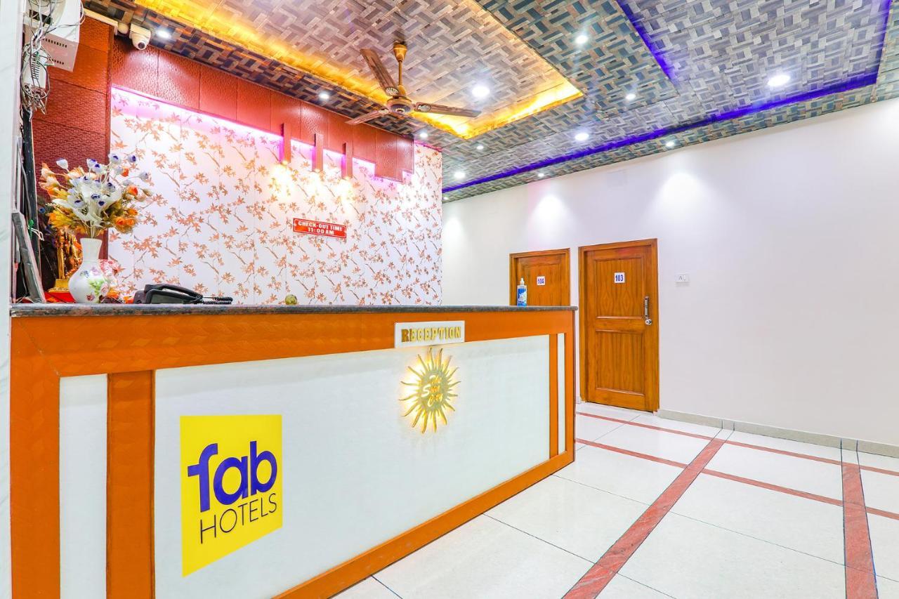 Capital O 64299 Hotel Suncity Juhi Bari Luaran gambar