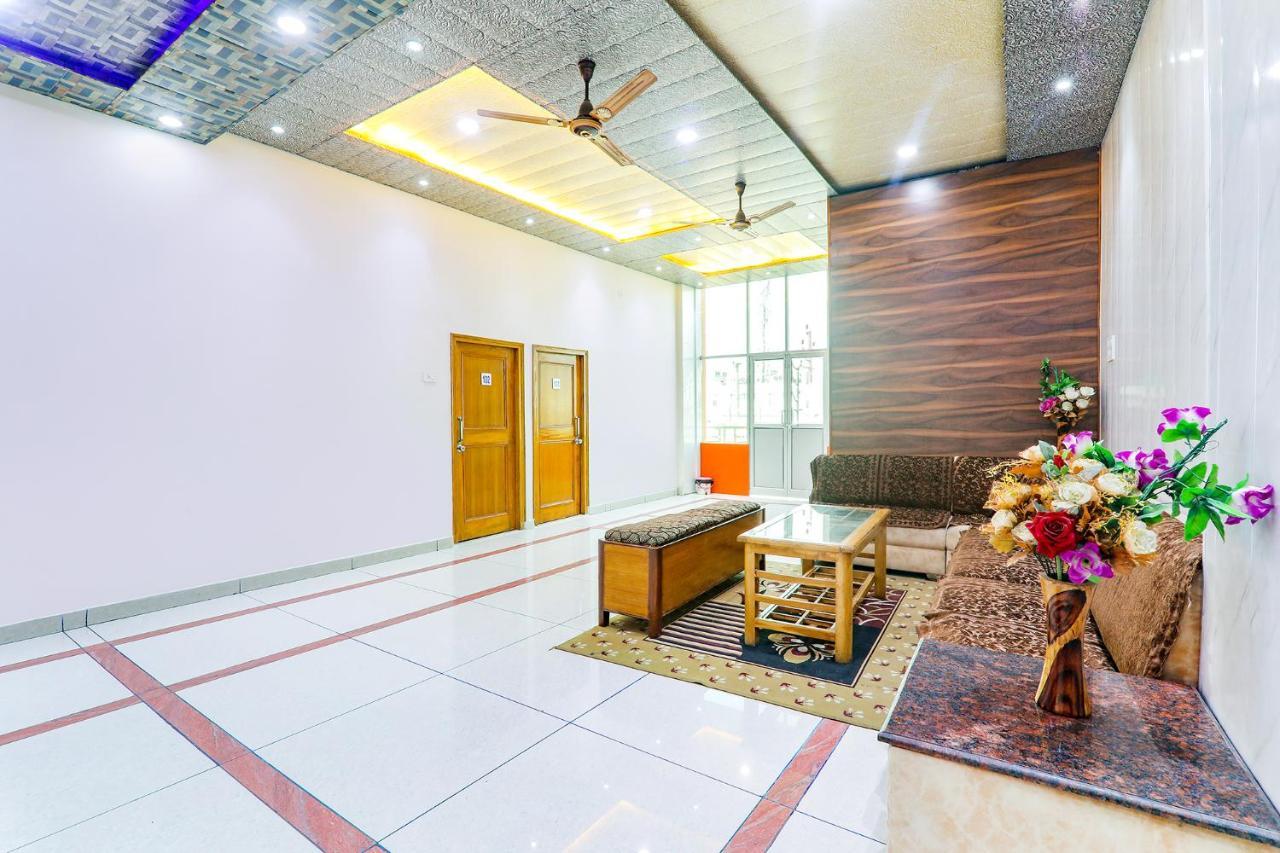 Capital O 64299 Hotel Suncity Juhi Bari Luaran gambar
